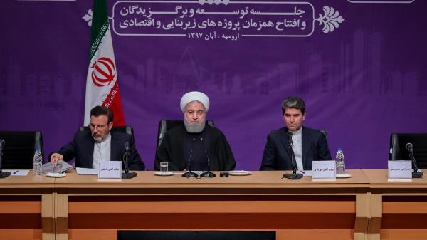 پیامبر اسلام(ص) بهترین الگوی زندگی فردی، اجتماعی و حکومتی است/ تحمل یکدیگر و سعه صدر، اساس اداره جامعه است/ همه باید تابع قانون باشیم/ آنچه دشمن را پشیمان می‌کند، وحدت و ایستادگی است/ استقبال پرشکوه مردم، نشانه صمیمیت مردم و خدمتگزاران است/ حتی اگر آمریکا معافیت نفتی به برخی کشورها نمی‌داد، باز هم نفت صادر می‌کردیم/ امید به آینده مهمترین نیاز برای گذر از مشکلات است/ تلاش دولت به حداقل رساندن فشار بر زندگی مردم است/ لطف و محبت مردم قطعا از خدمات دولت بیشتر است